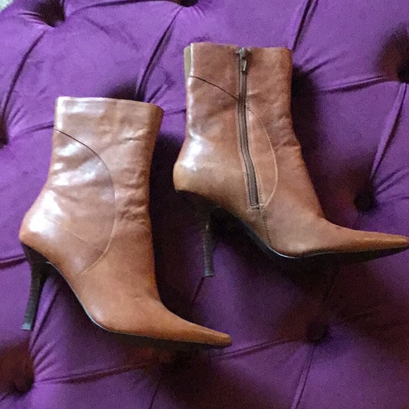 Ankle Boot - Picture 1 of 4